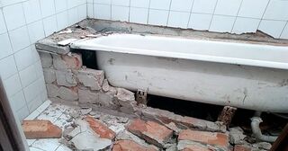 Демонтаж ванны в Грозном от Мастер24 — быстро, недорого, вывоз старой ванны от 1026 руб.